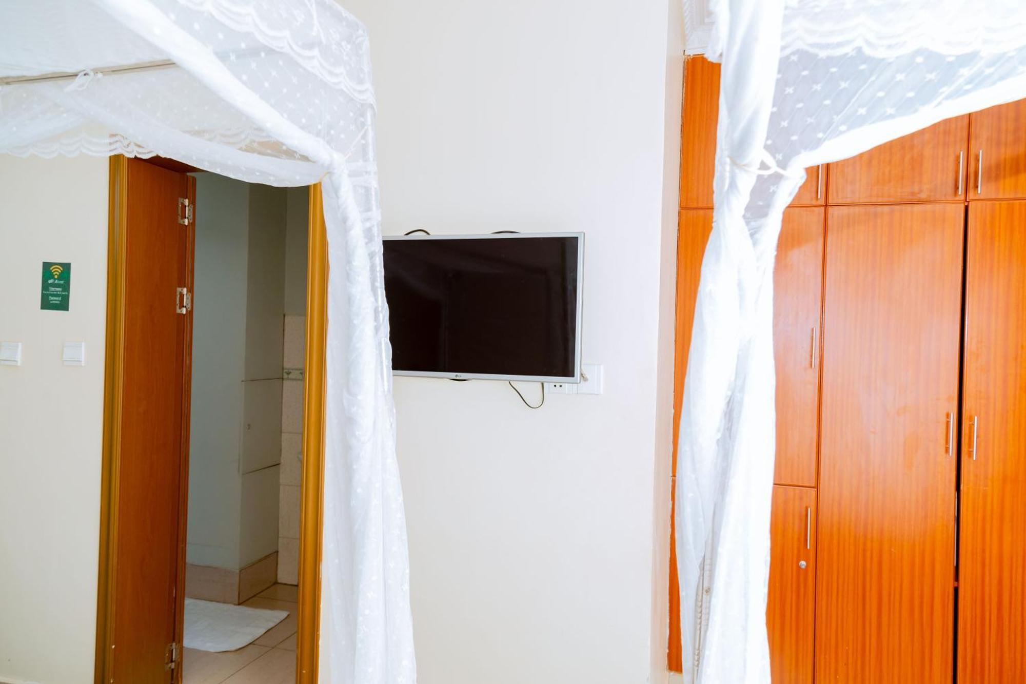 Five To Five Hotel Kigali Exterior photo