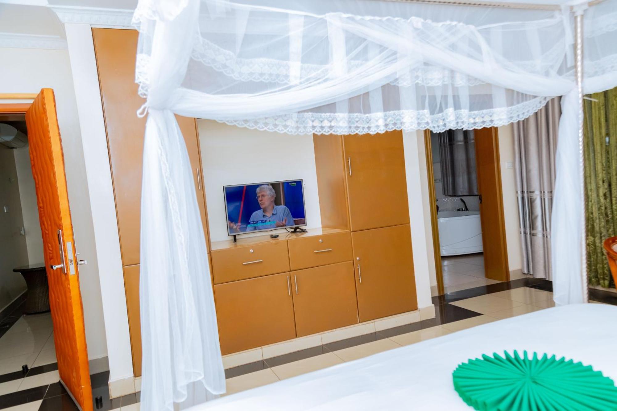 Five To Five Hotel Kigali Exterior photo
