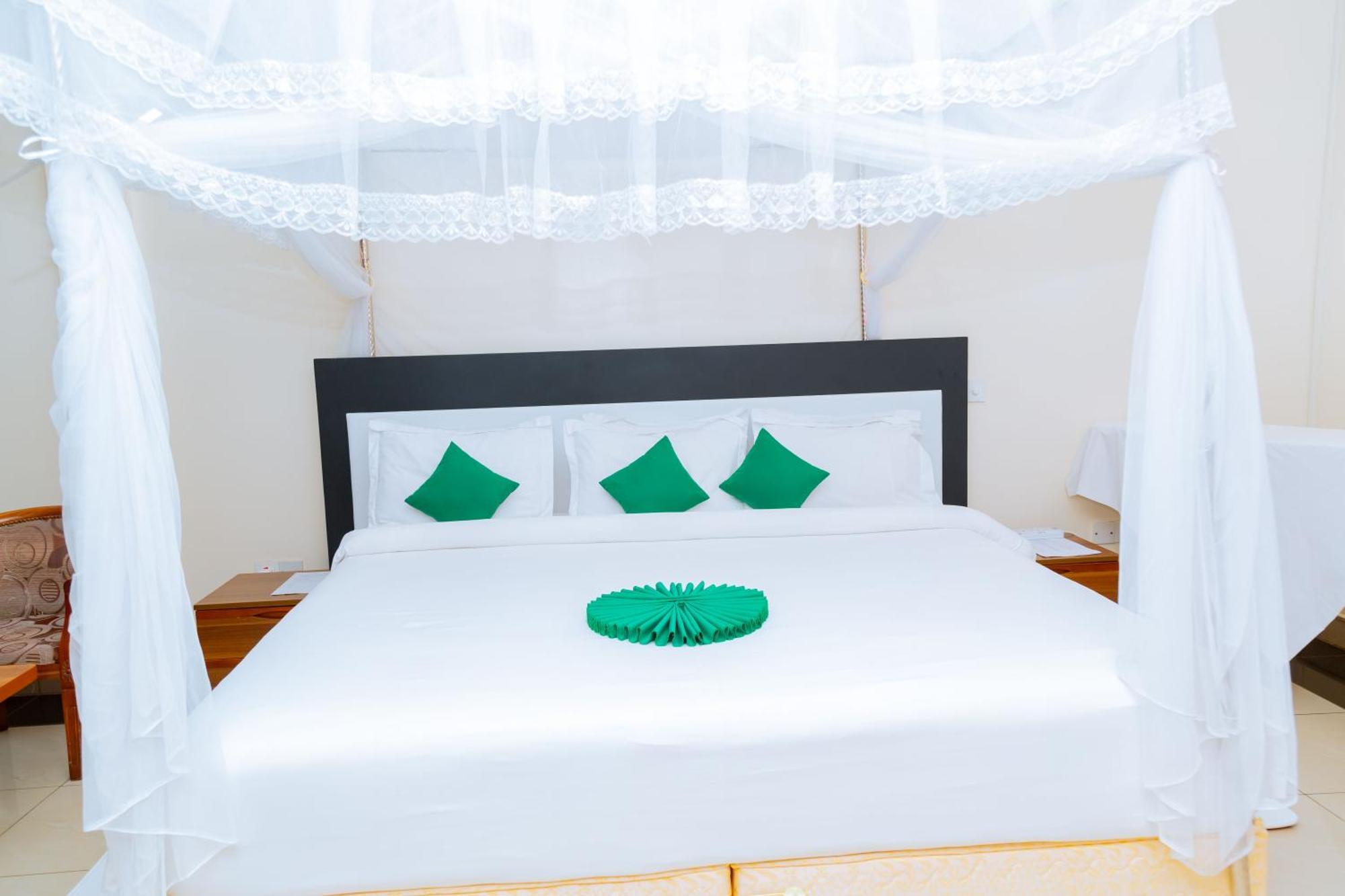 Five To Five Hotel Kigali Exterior photo