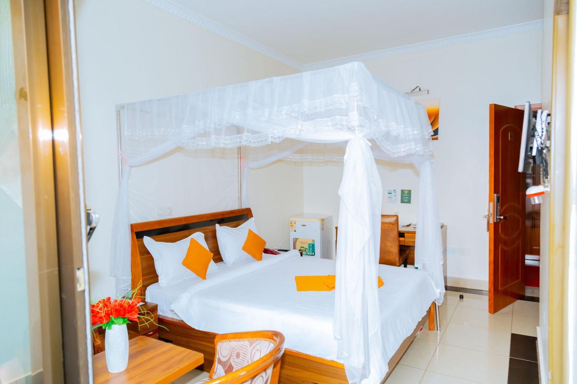 Five To Five Hotel Kigali Exterior photo